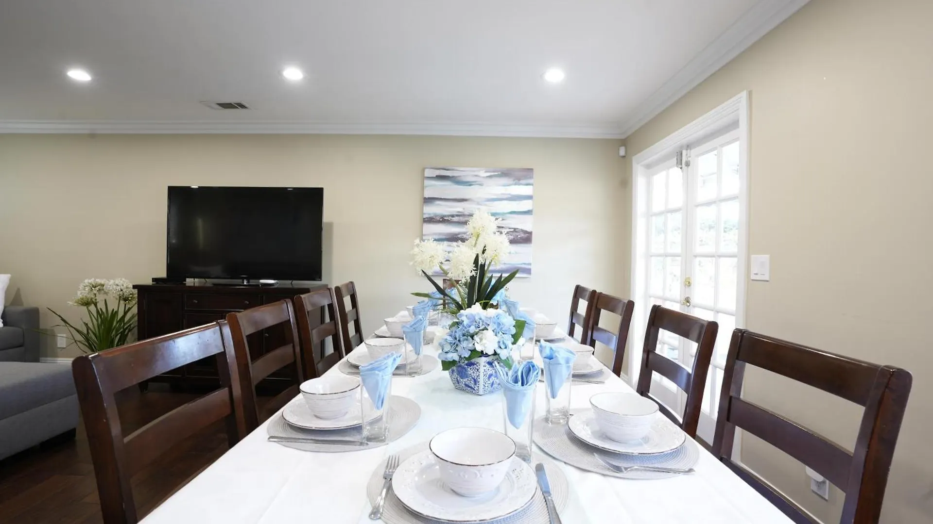 Destination #22 Villa Anaheim