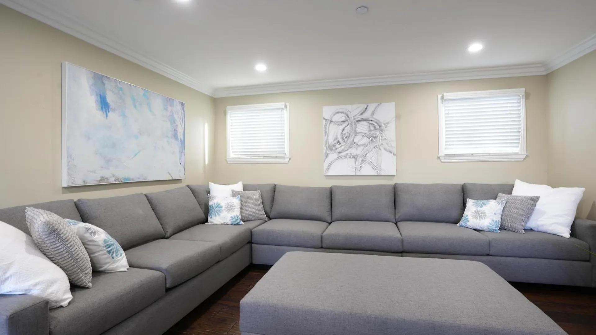Destination #22 Villa Anaheim 0*,