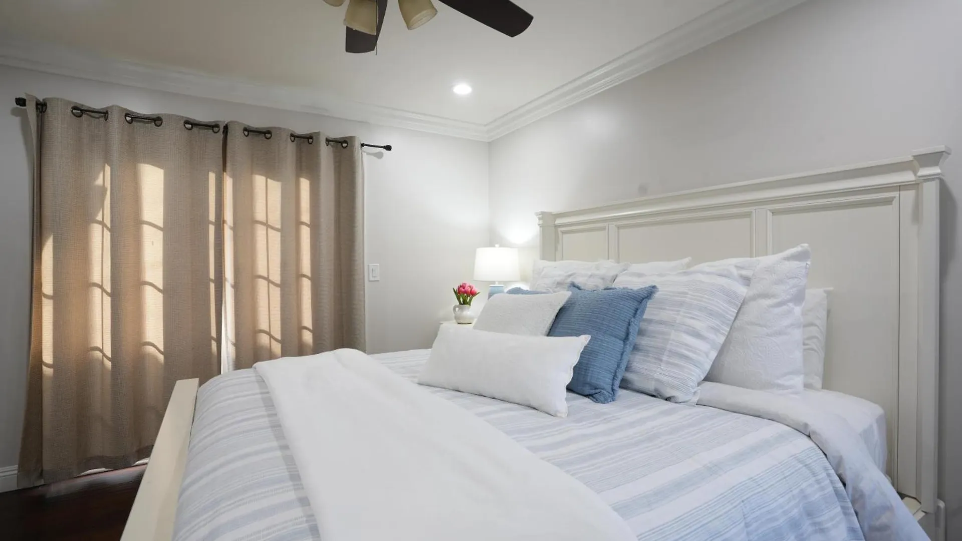 Destination #22 Villa Anaheim Holiday home